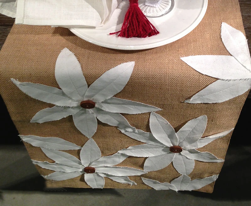 Poinsettia Natural Jute Runner 16 X 72 By Saro 5 Poinsettia Natural Jute Runner 16 X 72 By Saro - Image 3